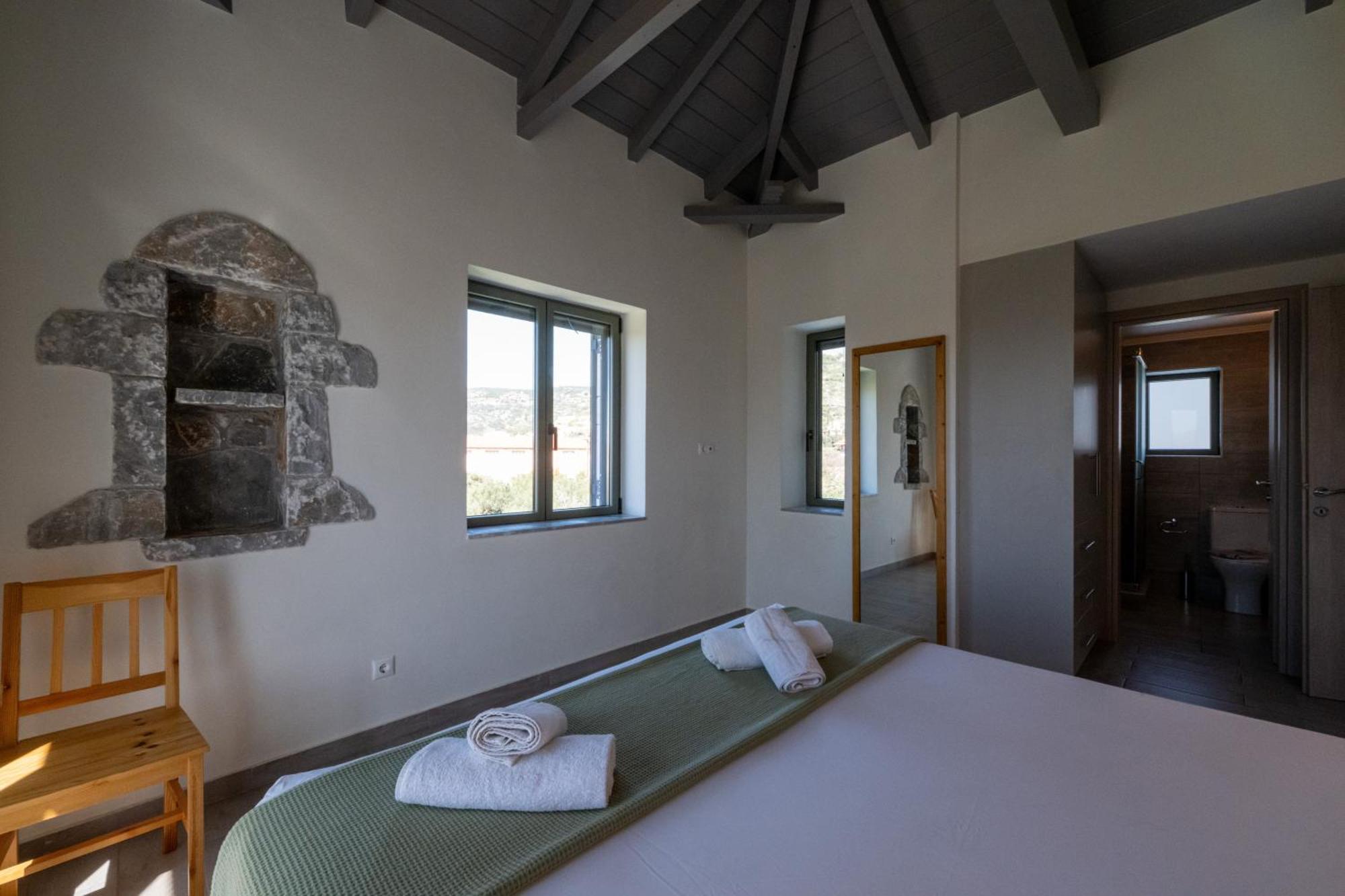 Torri Di Pietra Villa Stoúpa Oda fotoğraf
