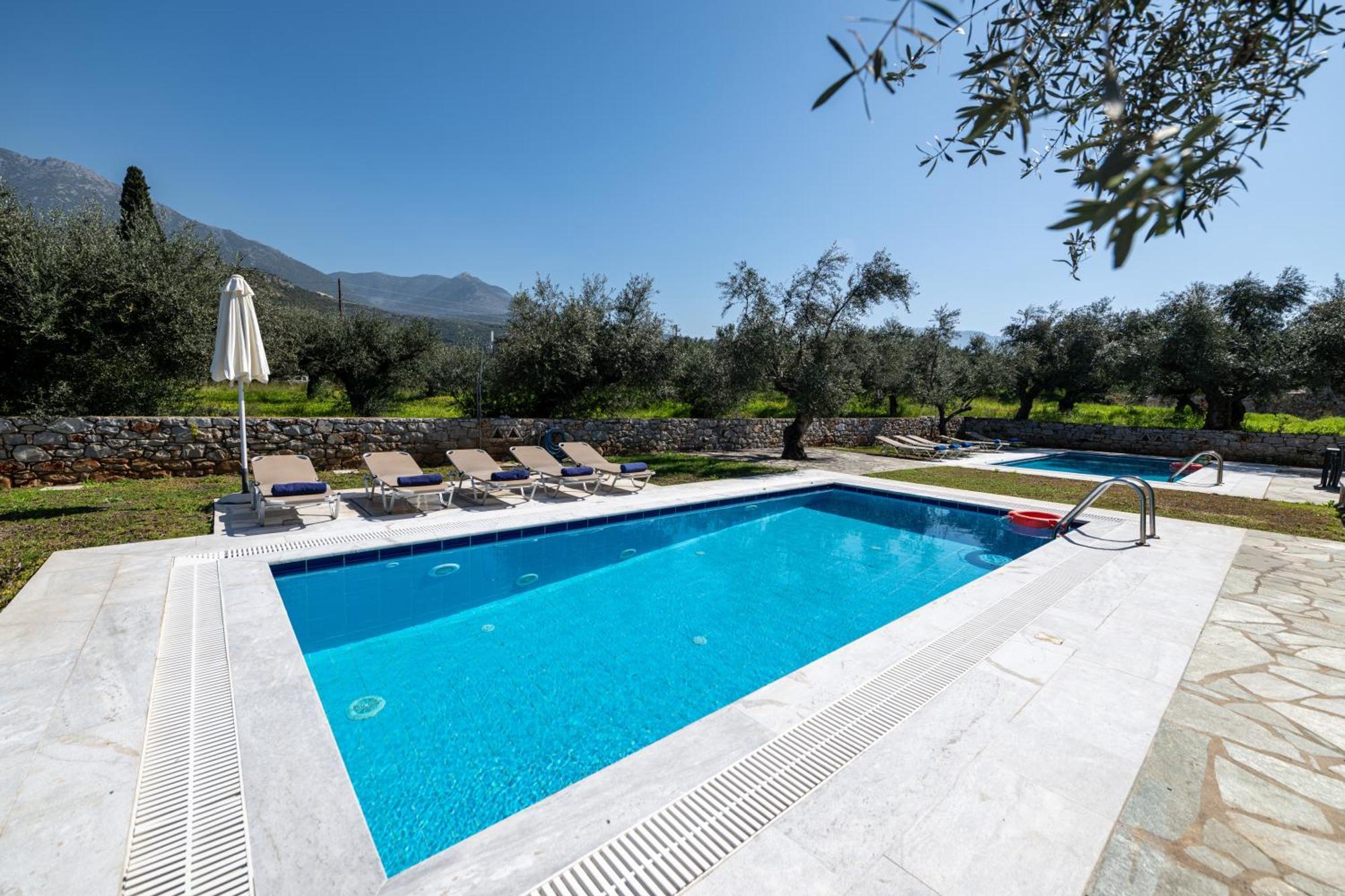 Torri Di Pietra Villa Stoúpa Oda fotoğraf