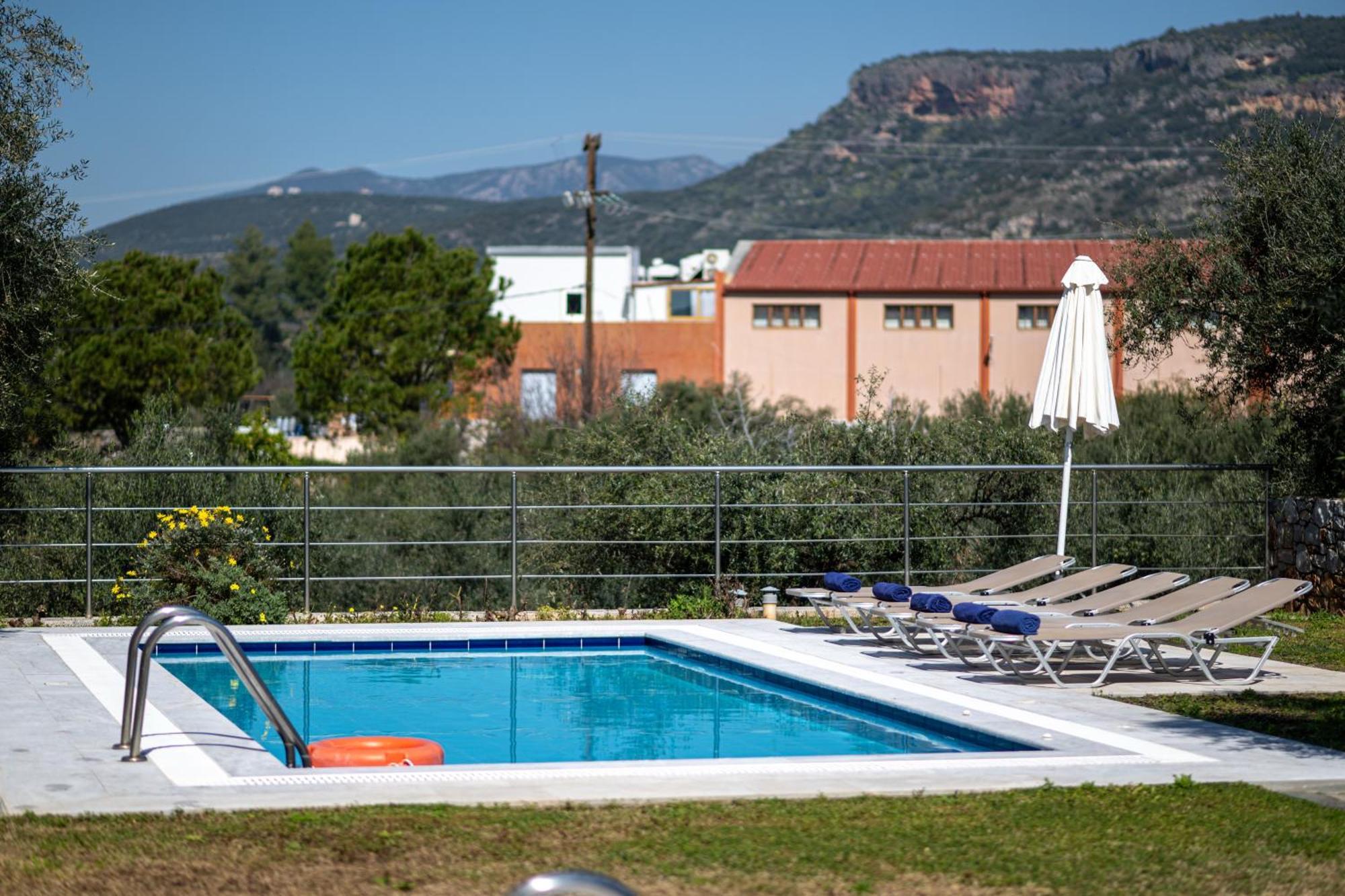 Torri Di Pietra Villa Stoúpa Oda fotoğraf