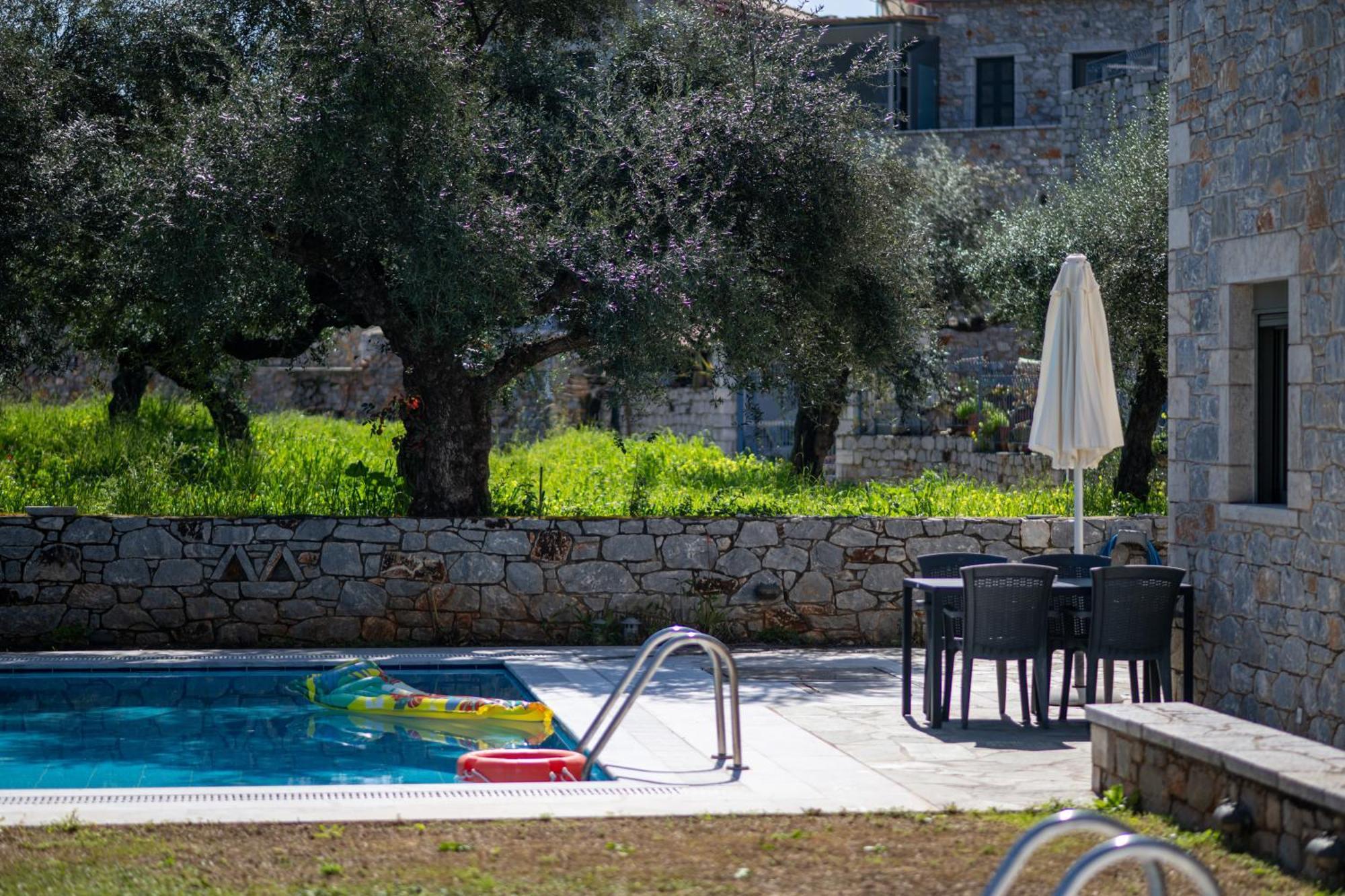 Torri Di Pietra Villa Stoúpa Oda fotoğraf