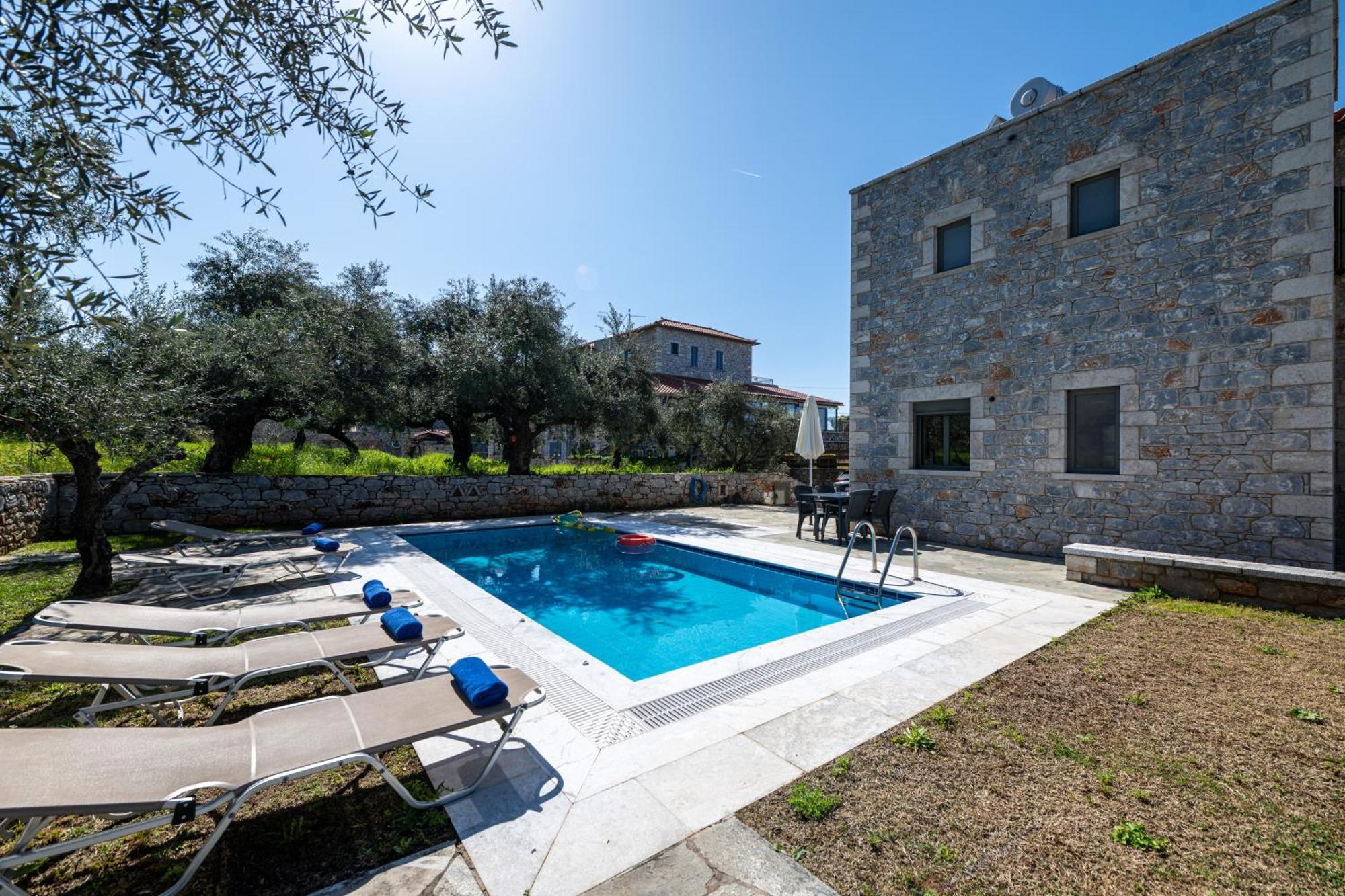 Torri Di Pietra Villa Stoúpa Oda fotoğraf