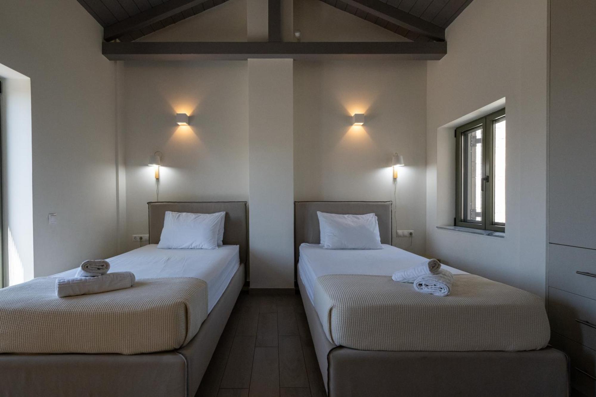 Torri Di Pietra Villa Stoúpa Oda fotoğraf